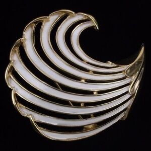 Vintage 1960s Crown Trifari Enameled Wave Brooch